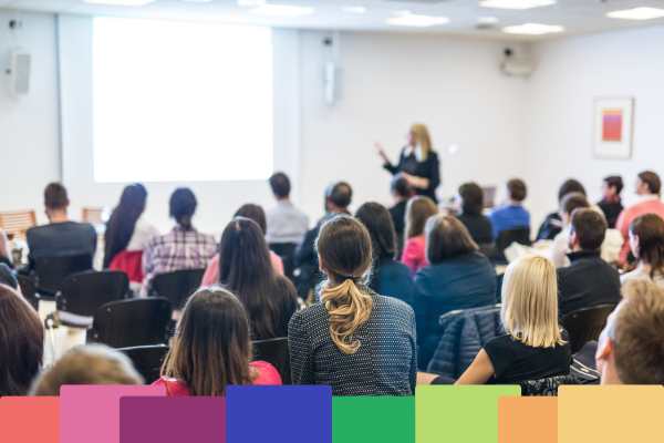 Workshop formazione docenti inglese Milano - International House aula con insegnanti